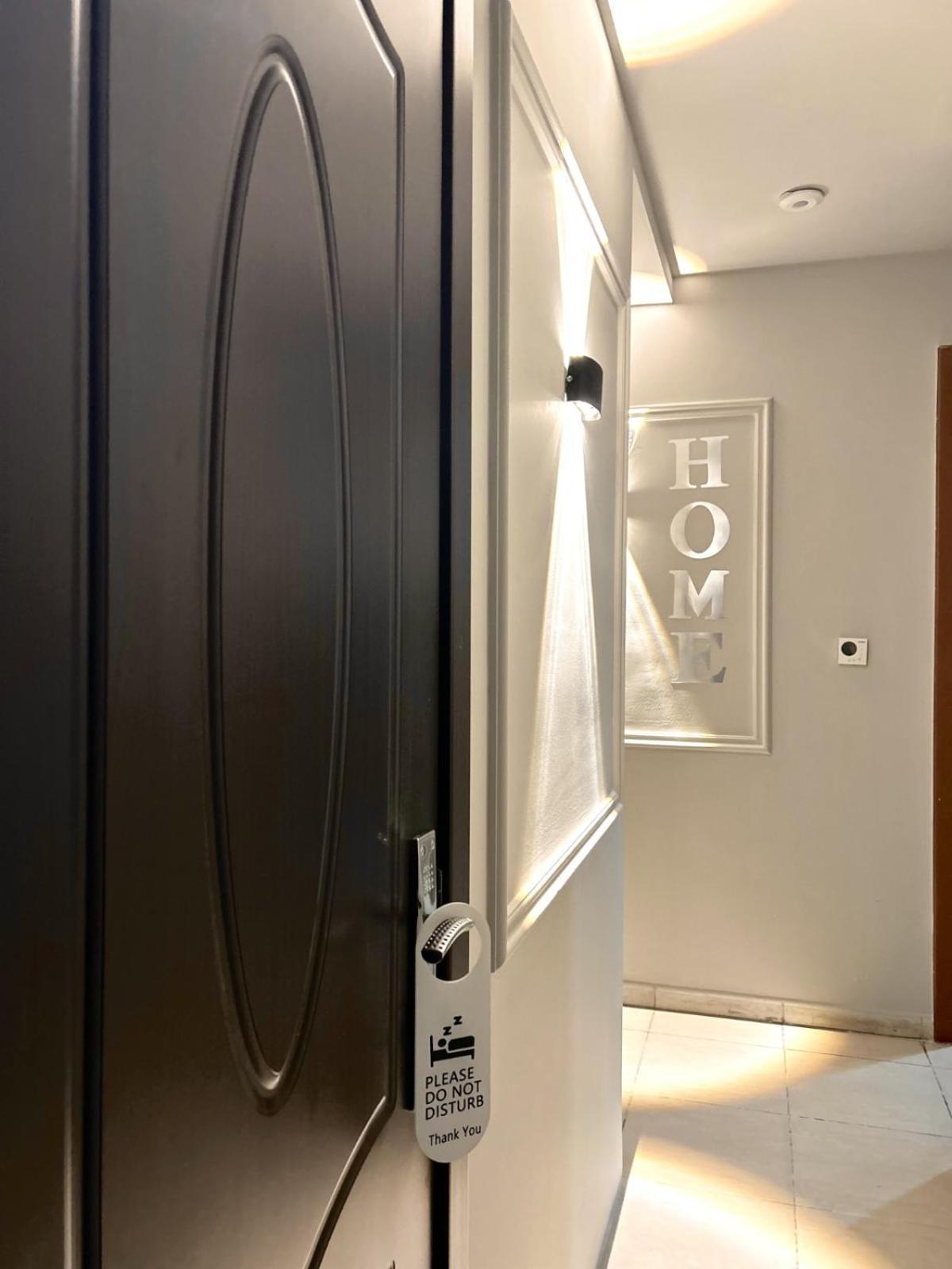 Capsule hotel Adaz